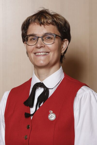 Barbara Hoop